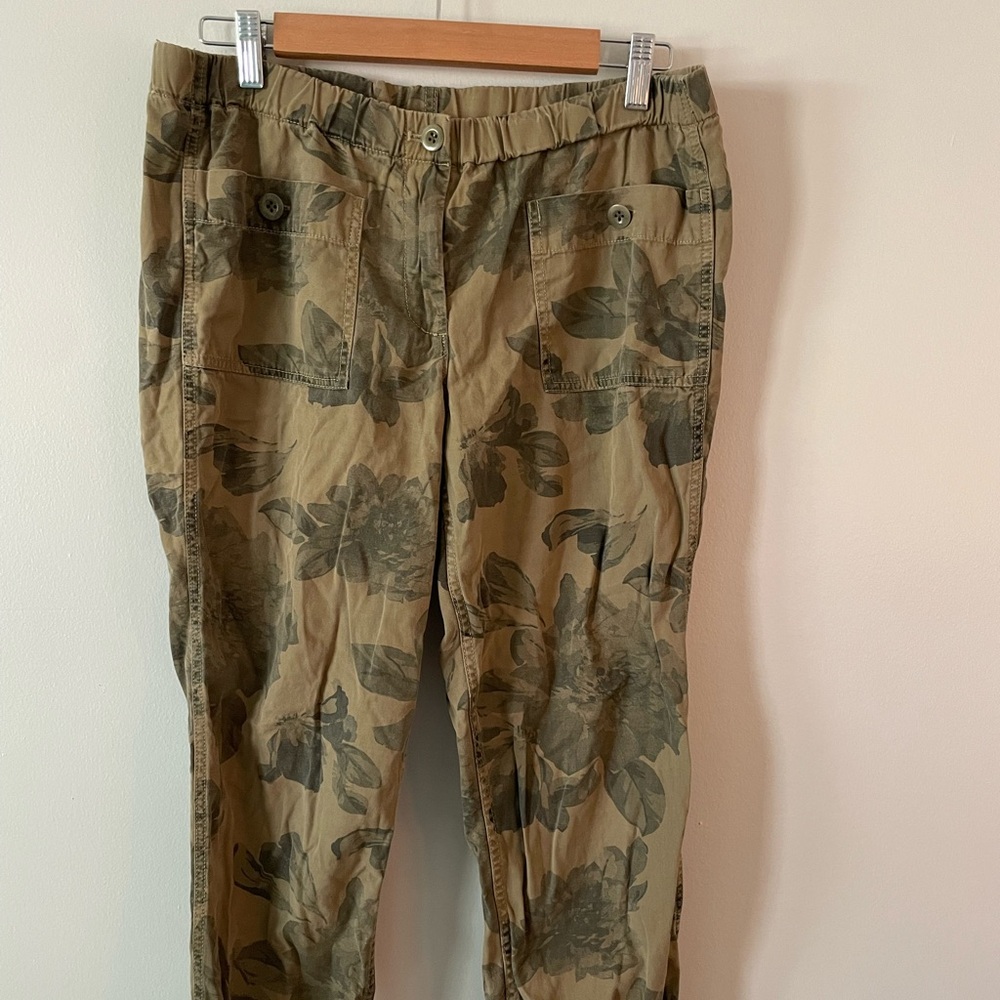 J. Crew Floral Print Cropped Ankle Pants in Olive & Dark Green